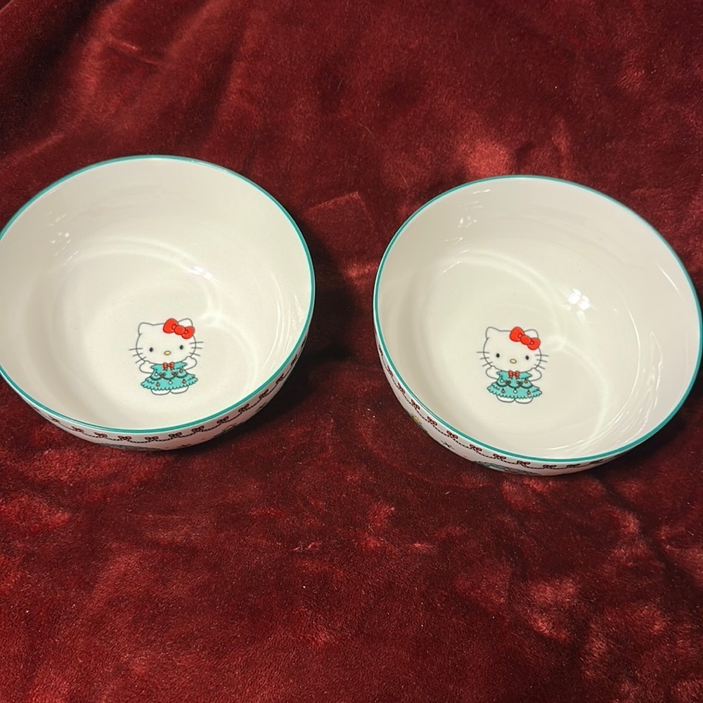 New Hello Kitty Set of 2 Christmas Bowls